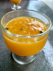 Poncha, traditionelles alkoholisches Getränk auf Madeira. 