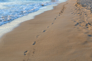 Fußabdrücke am Strand