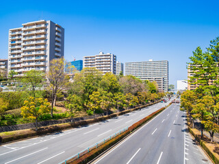 マンションが建ち並ぶ住宅街