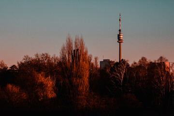Obraz premium Sicht auf Donauturm