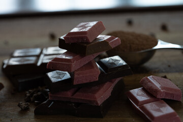 Chocolate bar, dark chocolate, milk chocolate, raspberry chocolate, chocolatier