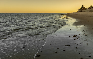 Pôr do sol na praia de porto seguro, bahia.