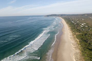 Fototapeta na wymiar Wide stretch of beach at Byron bay, New South Wales, Australia.