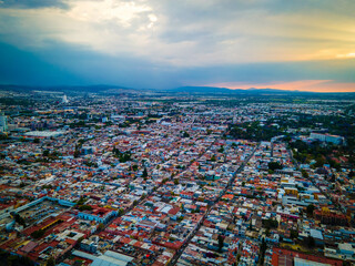 Fototapeta na wymiar hermosa vista aerea de dron de el centro de queretaro mexico, drone clouds, city, colonial city