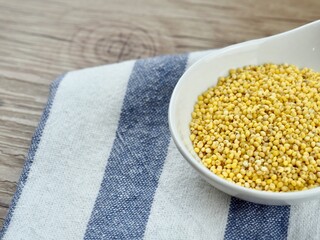 유기농 노란색 곡물 조, 음식