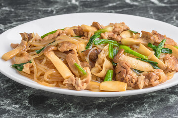 コンニャクと豚肉の炒め物