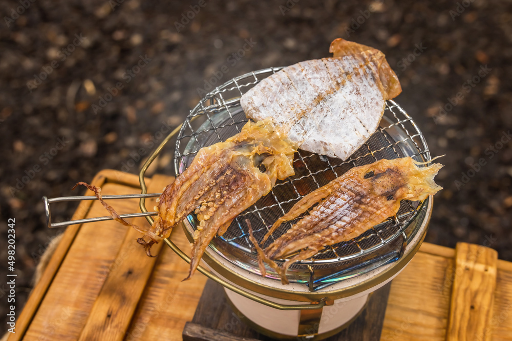 Wall mural いか焼き　Bake squid on the barbecue