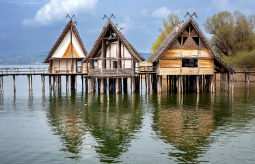 Fototapeta premium Das Pfahldorf in Unteruhldingen am Bodensee