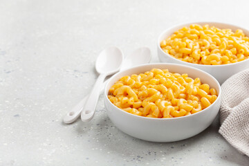American creamy macaroni and cheese pasta