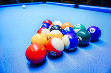 Billiards game - beginning of a game