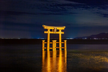 白髭神社鳥居夜景