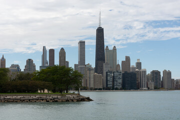 Obraz premium Chicago skyline sailing from lake Michigan