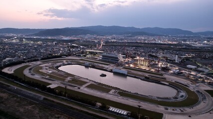 Fototapeta premium 2022年4月 改築工事中の京都競馬場を空撮