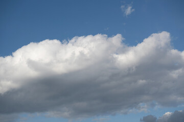 Obraz premium white clouds in the blue sky