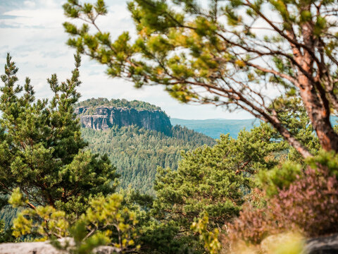Spitzstein in der S&auml;chsischen Schweiz - Aussicht Richtung Pfaffenstein und Barbarine