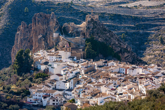 Blick auf Castril, einer andalusischen Kleinstadt in der Region Granada