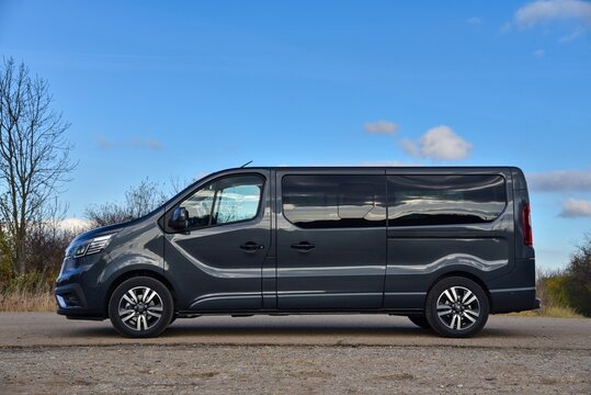 Renault Trafic SpaceClass L2. Comfortable VAN for travel of more people and camping. General side view. 11-09-2021, Middle Bohemia, Czech Republic.