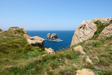 Fototapeta na wymiar Various rock formations on cliffs in northern Spain