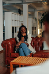 Obraz premium Woman having a therapeutic session with a psychologist