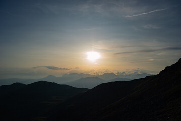 Tramonto dalla cima di una montagna in Alto Adige