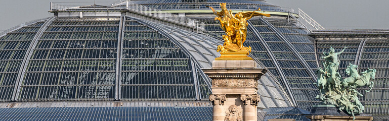Grand Palais statue - obrazy, fototapety, plakaty