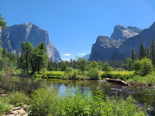 Yosemite Valley surrounded by tall cliffs from Tunnel View