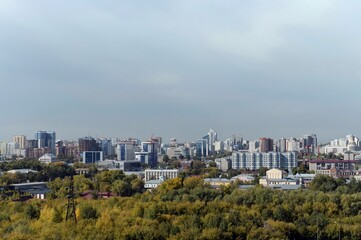 Fototapeta na wymiar View of the city of Barnaul from the Nagorny Park