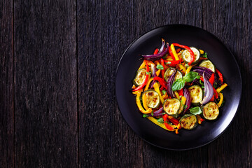 roast pepper slices with red onion and zucchini