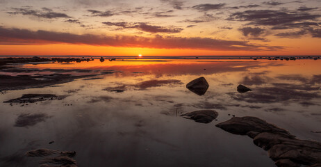 Fototapeta na wymiar Beautiful sunset at seaside.