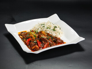 Roasted beef with vegetable and sauce