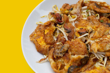 Crispy fried mussel pancake with bean sprout