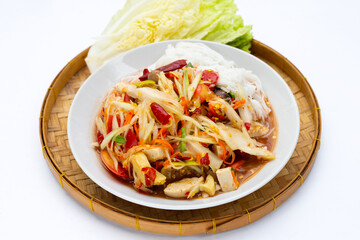 Spicy green papaya salad with vermicelli.