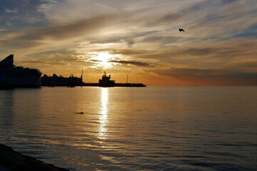 Fototapeta premium sunset over the sea