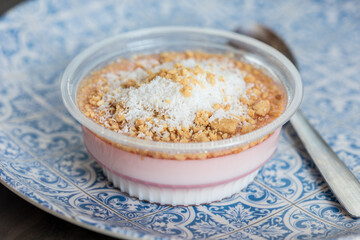 vanilla pudding with cinnamon