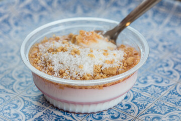 vanilla pudding with cinnamon