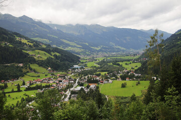 Fototapeta na wymiar The panorama of Gastein valley from Bad Gastein, Austria 