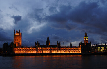 Fototapeta na wymiar The landmark of London the Parliament at night