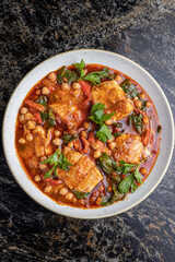 Guiso de pecado con garbanzos, Sopa con pesccado marinado. 