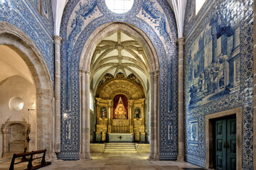 Fototapeta na wymiar azulejos on the wall inside the Church Igreja de São João Evangelista in Evora, Portugal