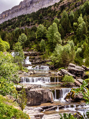 Fototapeta na wymiar ordesa valley, landscape, waterfalls, horse tail, lost mountain