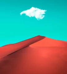 Fotobehang Koraalgroen Rood woestijnlandschap met witte wolken in de pastelkleurige hemel. Moderne minimale abstracte achtergrond