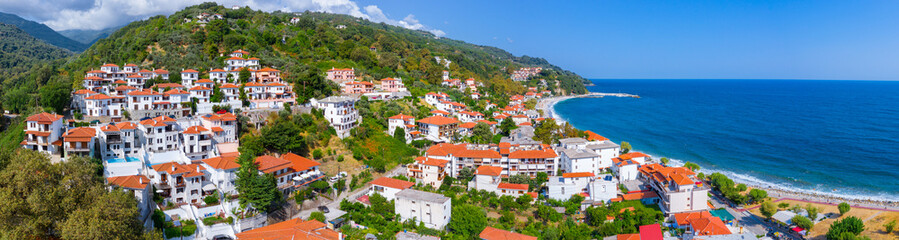 Fototapeta na wymiar Famous village of Agios Ioannis, Pelion, Greece.