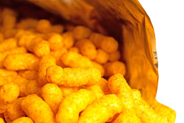 Erdnussflips in der Tüte, Nahaufnahme