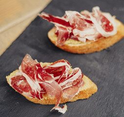 canapes gourmet de jamon crudo de raza iberica