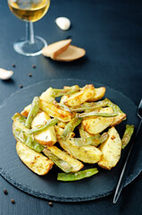 Garlic herb roasted potatoes and green beans