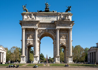 Fototapeta na wymiar Arco della Pace (Arch of Peace) in a sunny day. Milan, Italy 