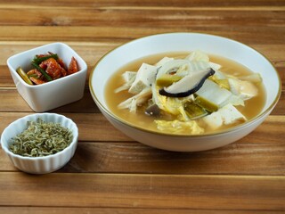 한국의 전통음식 배추 된장국