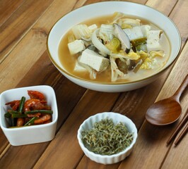 한국의 전통음식 배추 된장국