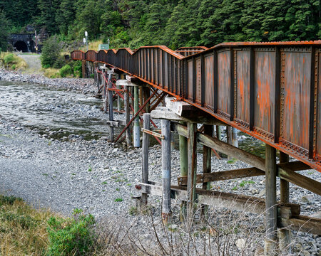 Railway bridge over Bealey River, Arthur's Pass National Park, New Zealand Rough Creek rail bridge, Arthurs Pass.