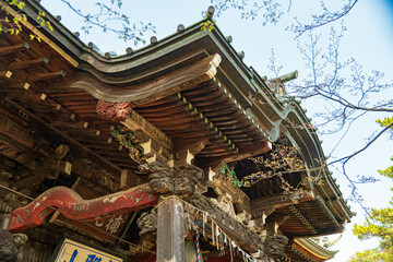 寺院と五重塔と薬師如来像